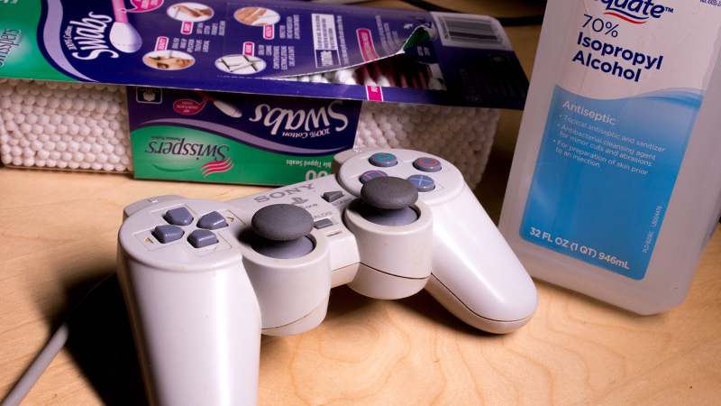 Illustration for article titled How to Clean Your Video Game Consoles